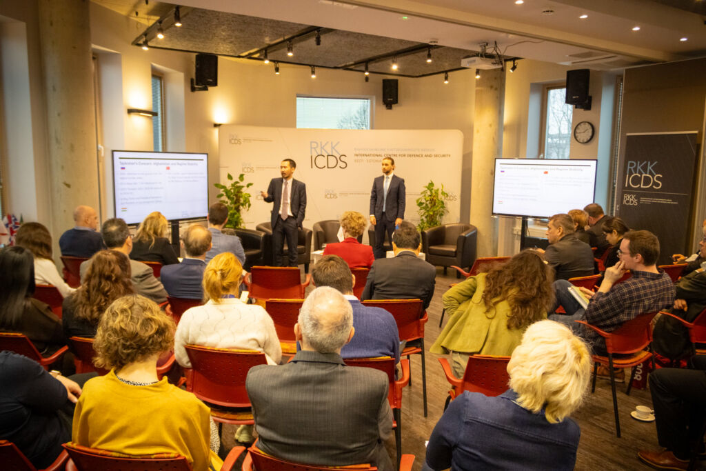 Presentation at ICDS (Sanshiro Hosaka & Toomas Hanso).