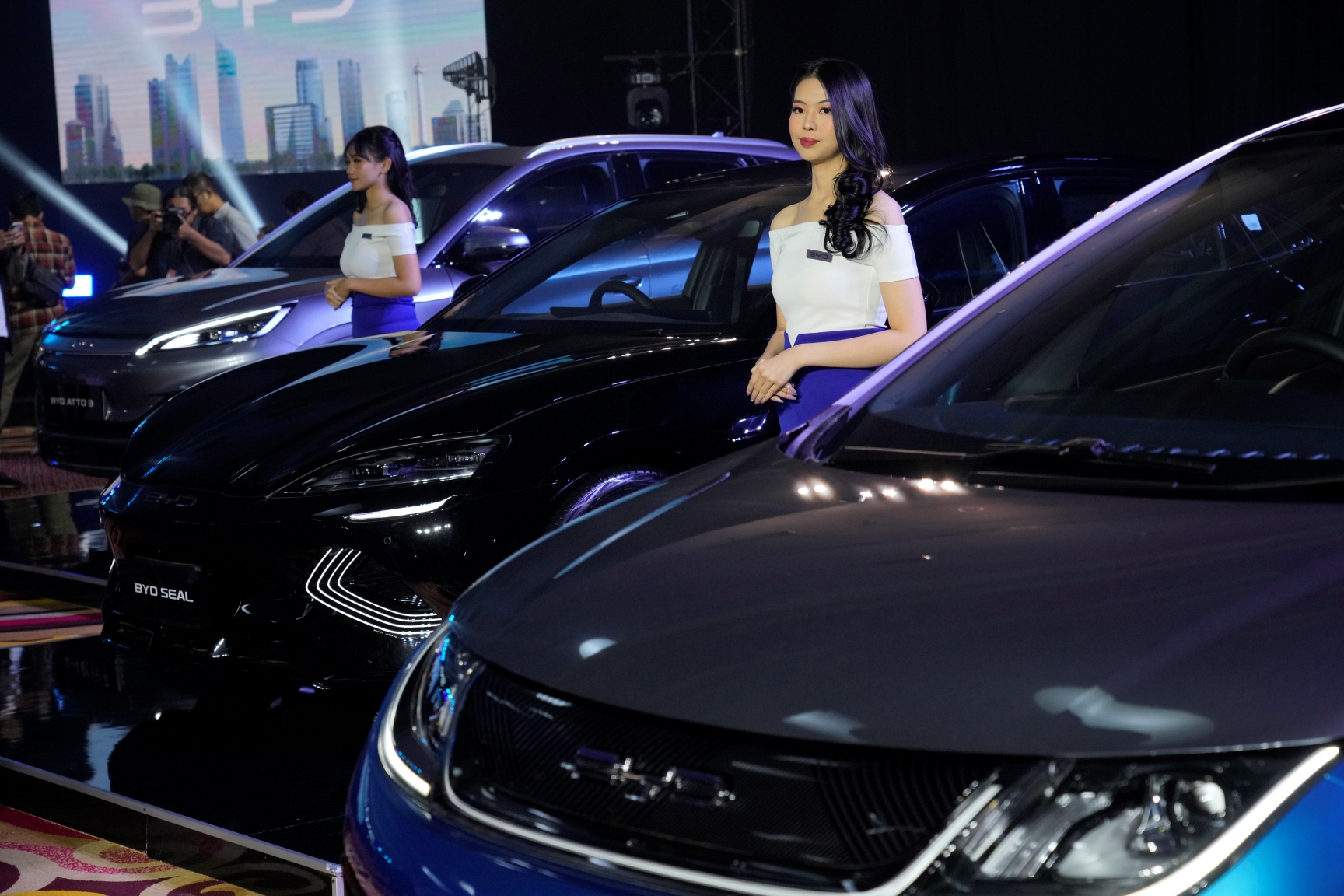 Renewable Power: How China Came to Dominate the Electric Vehicle and ...